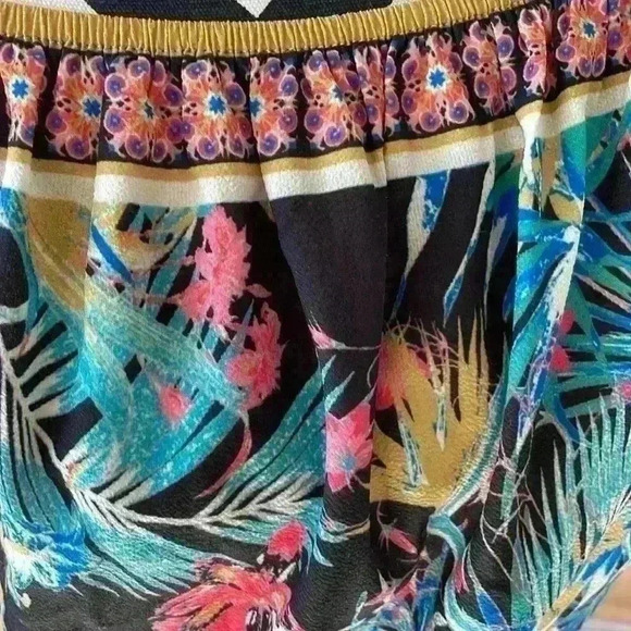 NWOT Flying Tomato black with floral design off the shoulder blouse; size S - Picture 4 of 5